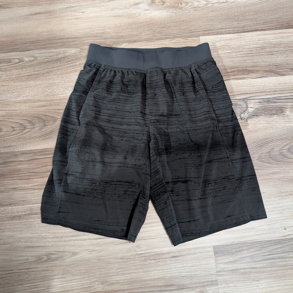 Lululemon, Mens‎ Medium, Linerless Running Shorts, Gray/Black